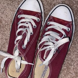 Maroon converse!
